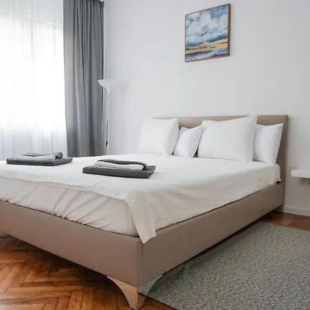 7 Min From Center - Stecop 3 -central-unique-qb Apartment *